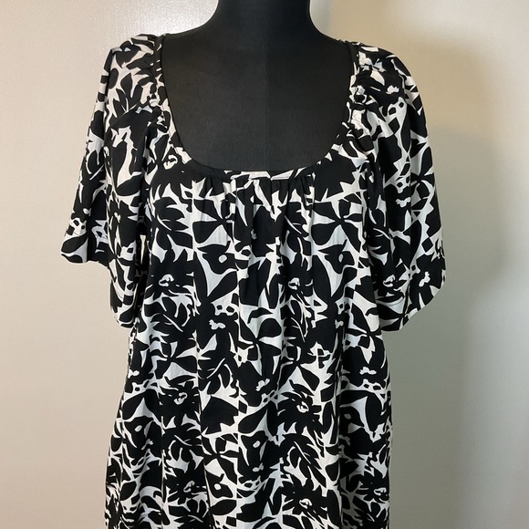 14. Free Assembly Black and White Square Neck Patterned Short Sleeve Dress Sz S - Picture 4 of 10